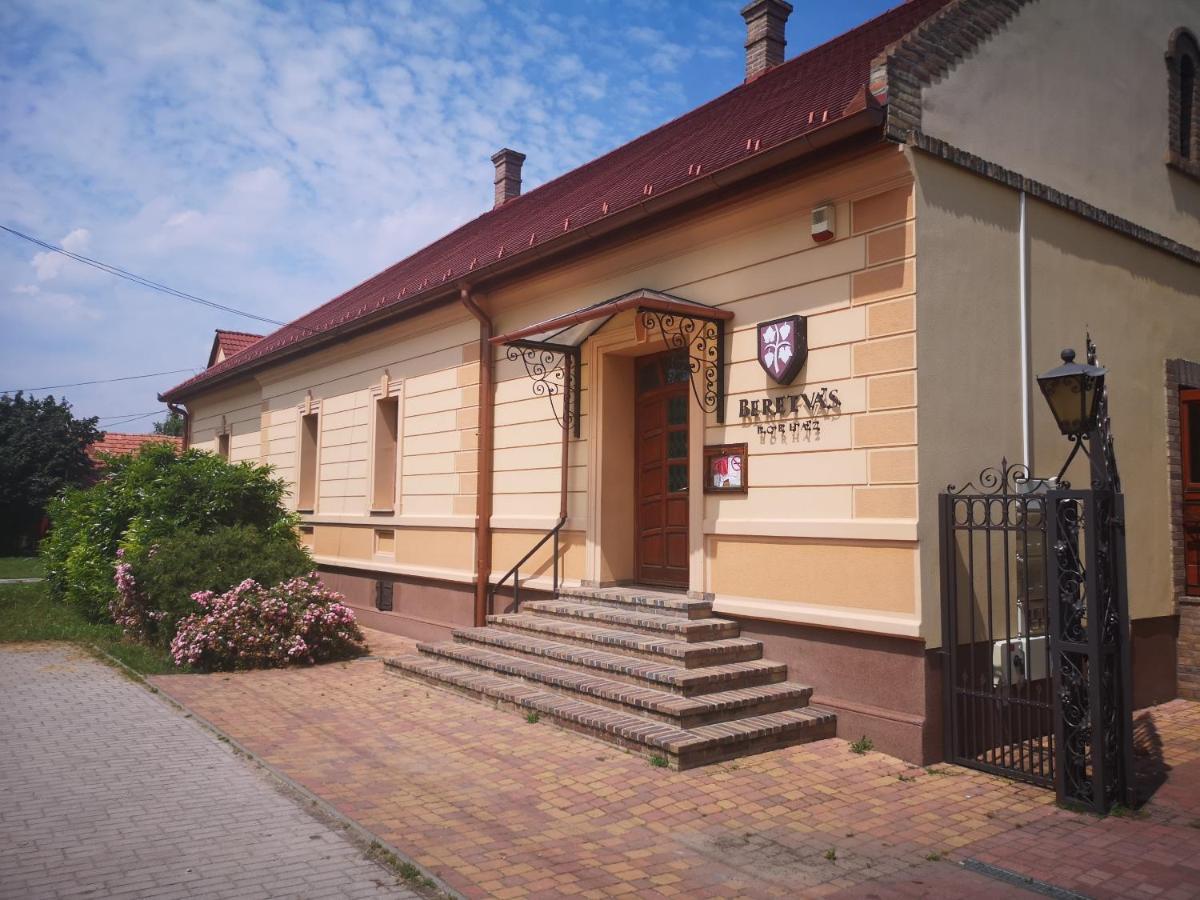 Eszter-ház vendégház Kerekegyháza Exterior foto